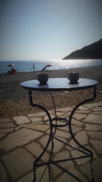 Mouragio Studios Tirós Dış mekan fotoğraf