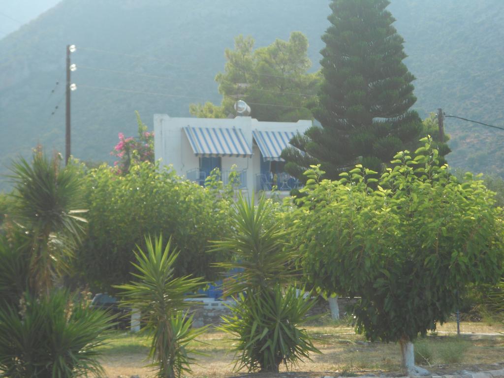 Mouragio Studios Tirós Dış mekan fotoğraf